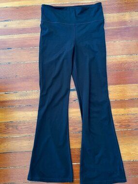 GapFit Sky High Studio Flare Legging Minimalist Medium